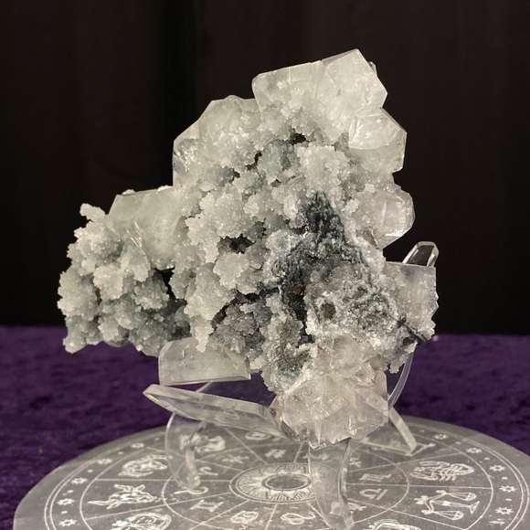 Grey Apophyllite 🖤💎🤍 - Picture 3 of 4